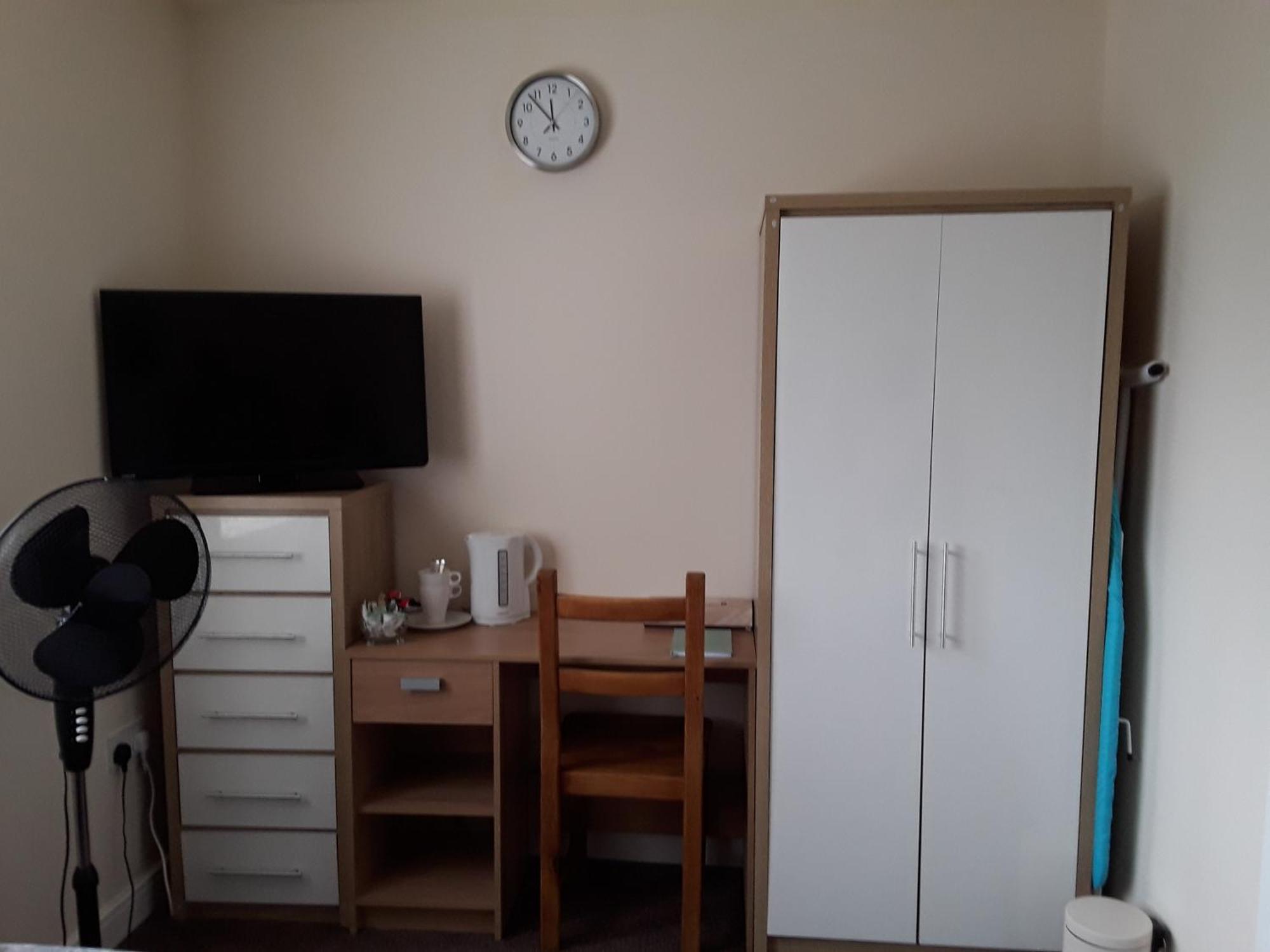 Hams Rest Place - Strictly Only One Guest Allowed In One Room A Second Accompanying Person Will Not Be Allowed Into The Property برمنغهام المظهر الخارجي الصورة